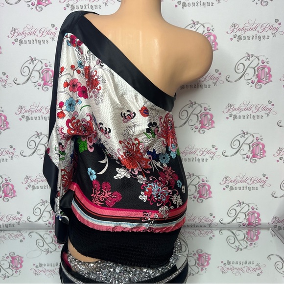Bebe silk one shoulder bat wing scarf sleeved top shiny metallic multicolor - Picture 2 of 16